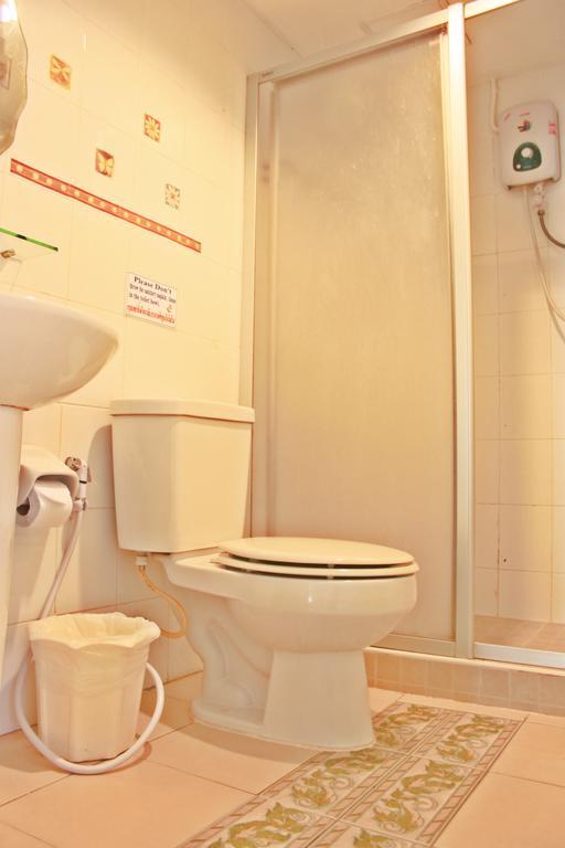 Be Fine Guesthouse Phuket Oda fotoğraf