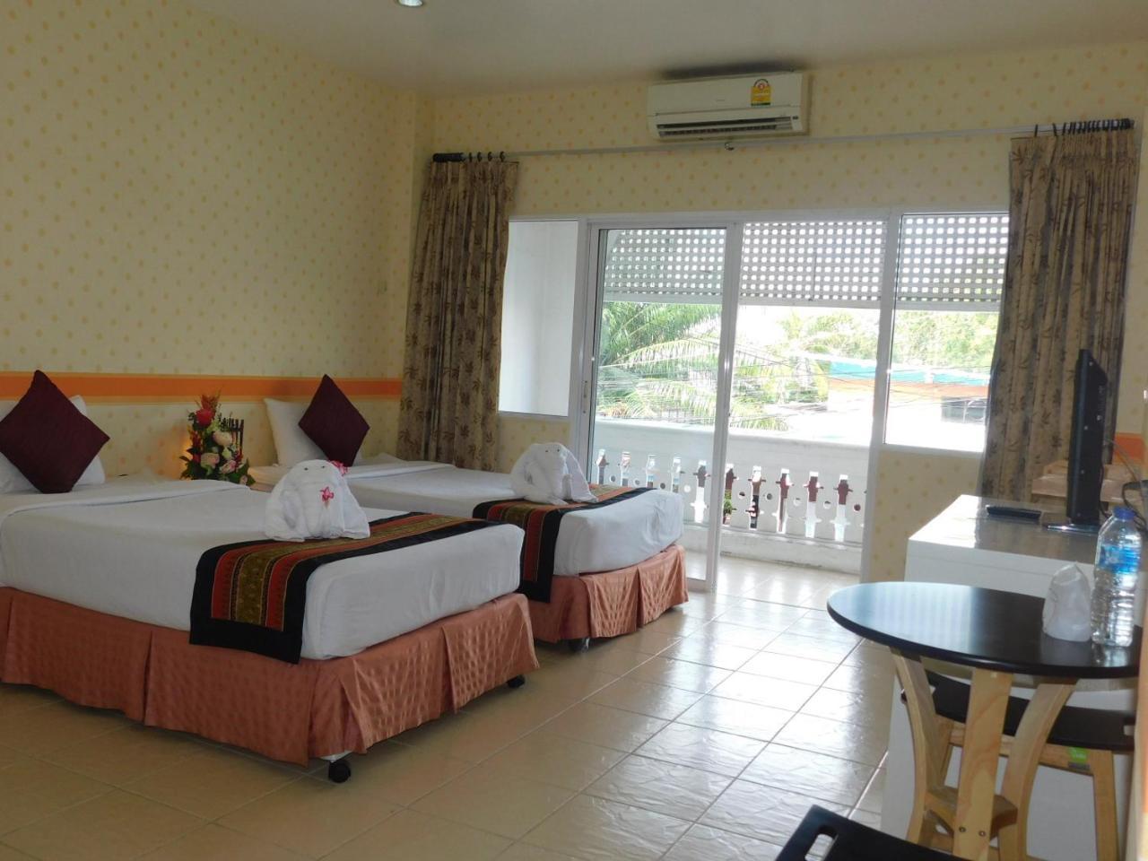 Be Fine Guesthouse Phuket Dış mekan fotoğraf